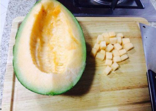 姥爷吃哈密瓜,甜蜜回忆里的味蕾之旅